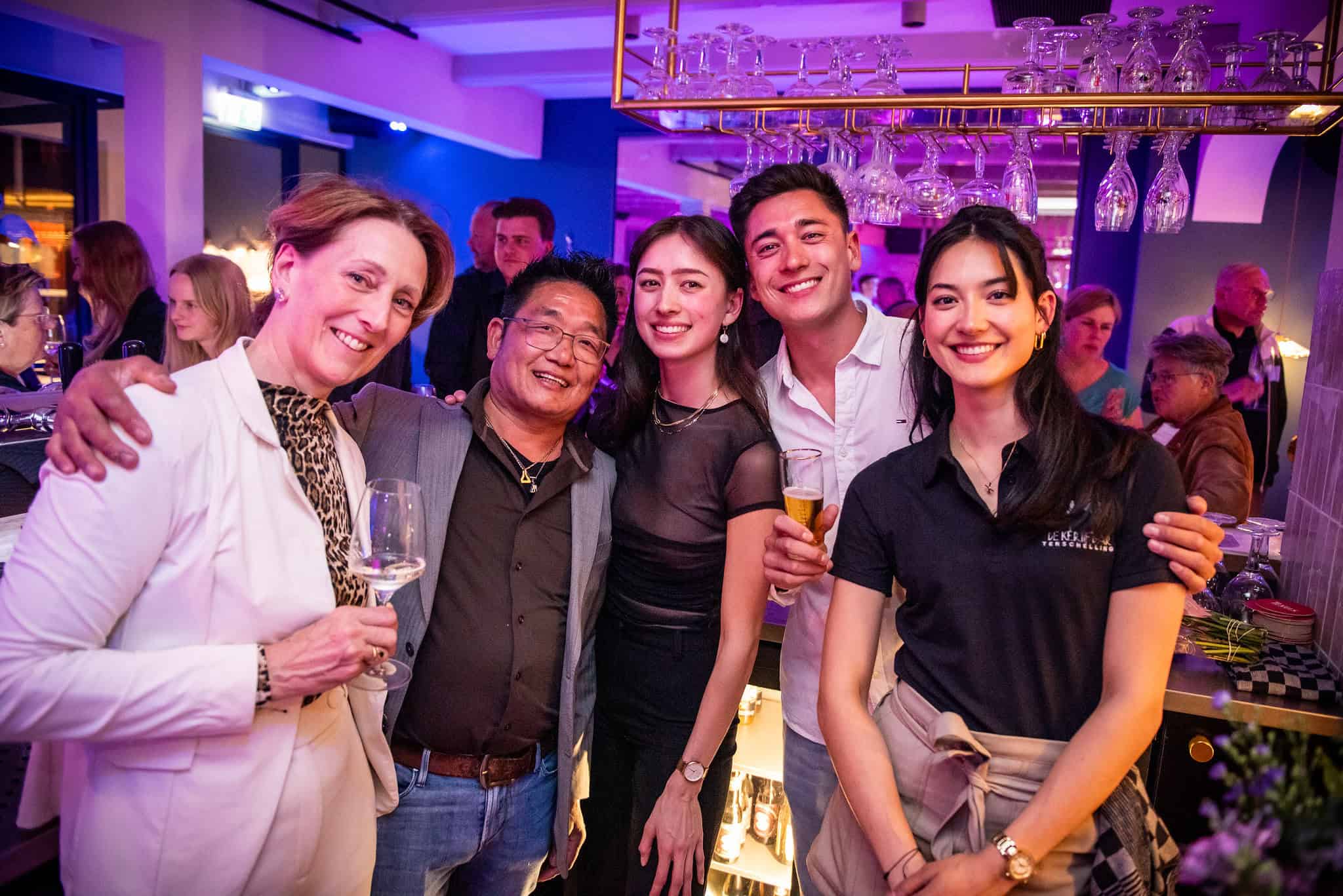 Familie Kuo tijdens de opening van de de Kerijfbar op Terschelling